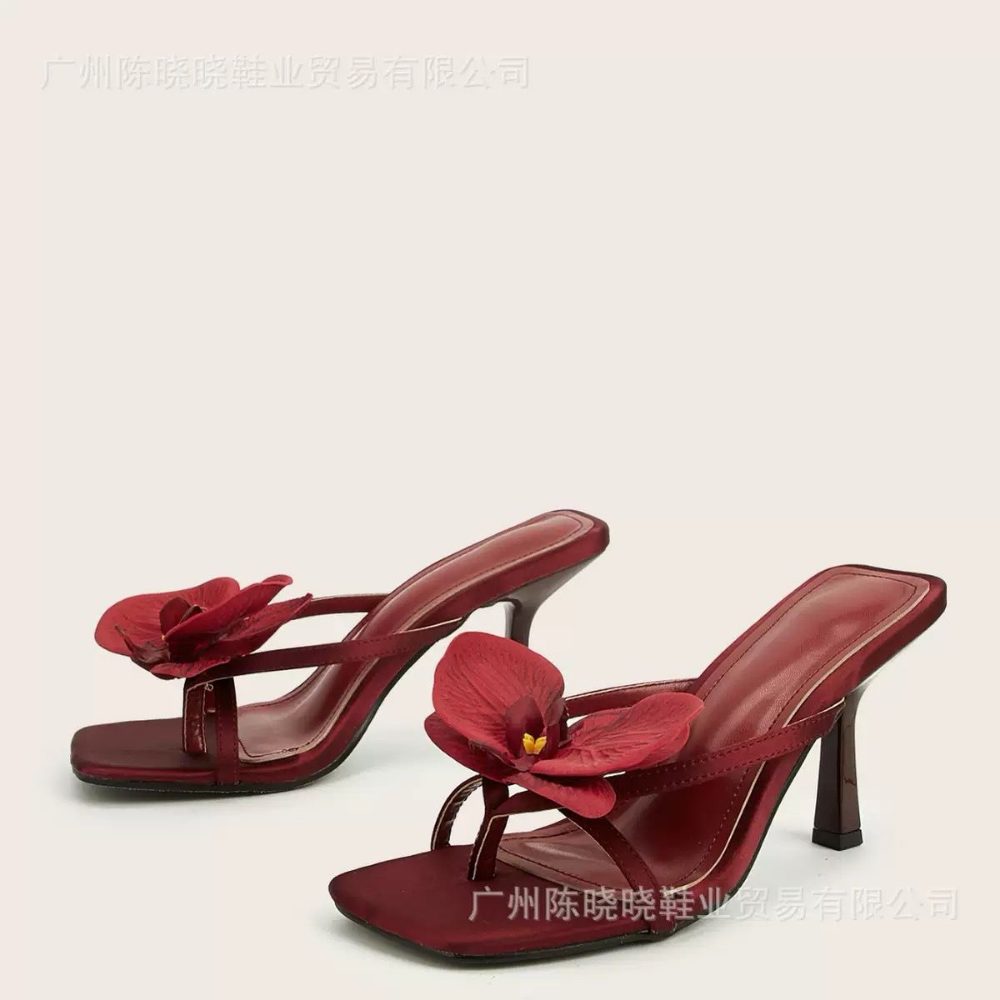 Sandales à talon — fleur rouge